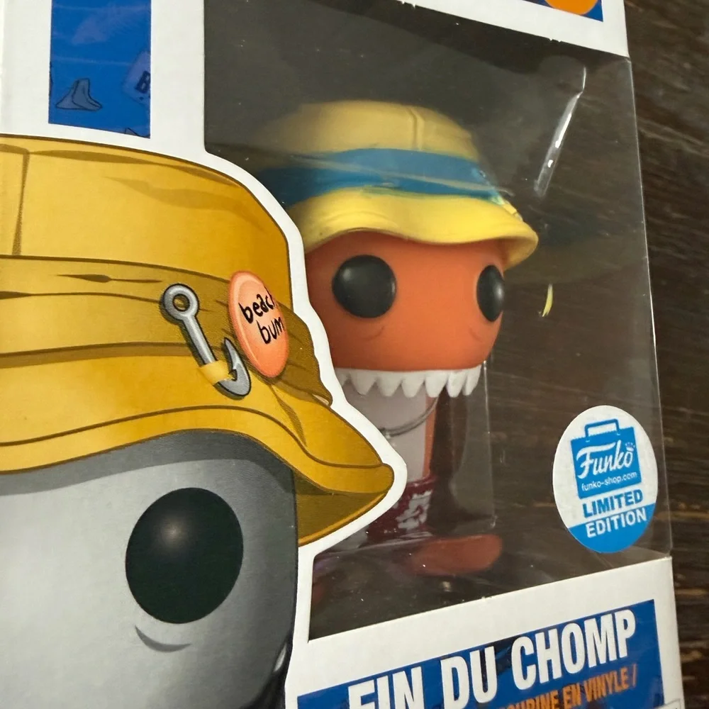 Funko Pop! Fin du Chomp Orange Vinyl Figure with Yellow Hat - damaged box - Picture 2 of 4